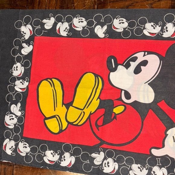 Vintage Mickey Mouse Red and Black pillowcase - Picture 3 of 7